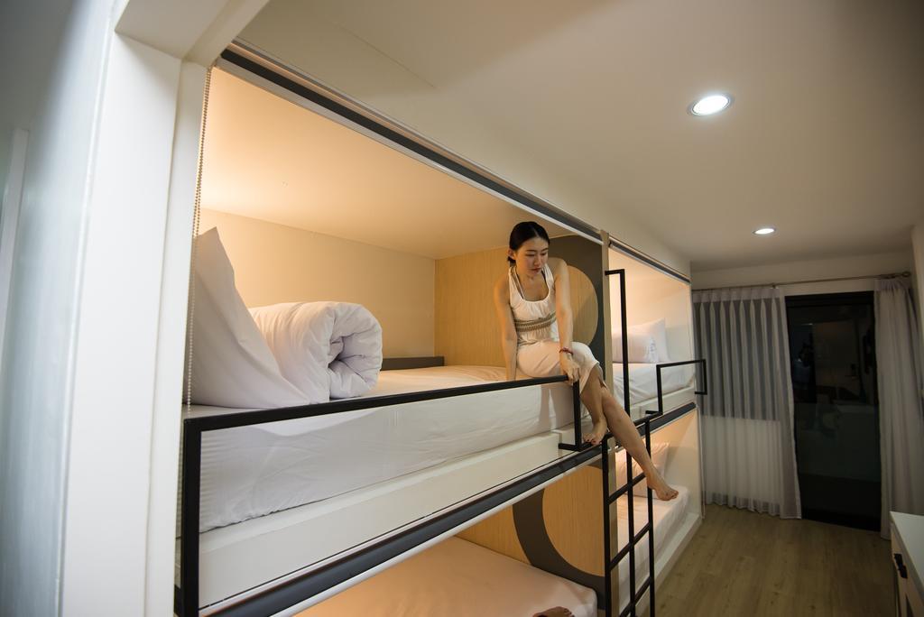 Monkeynap Hostel Банкок Екстериор снимка