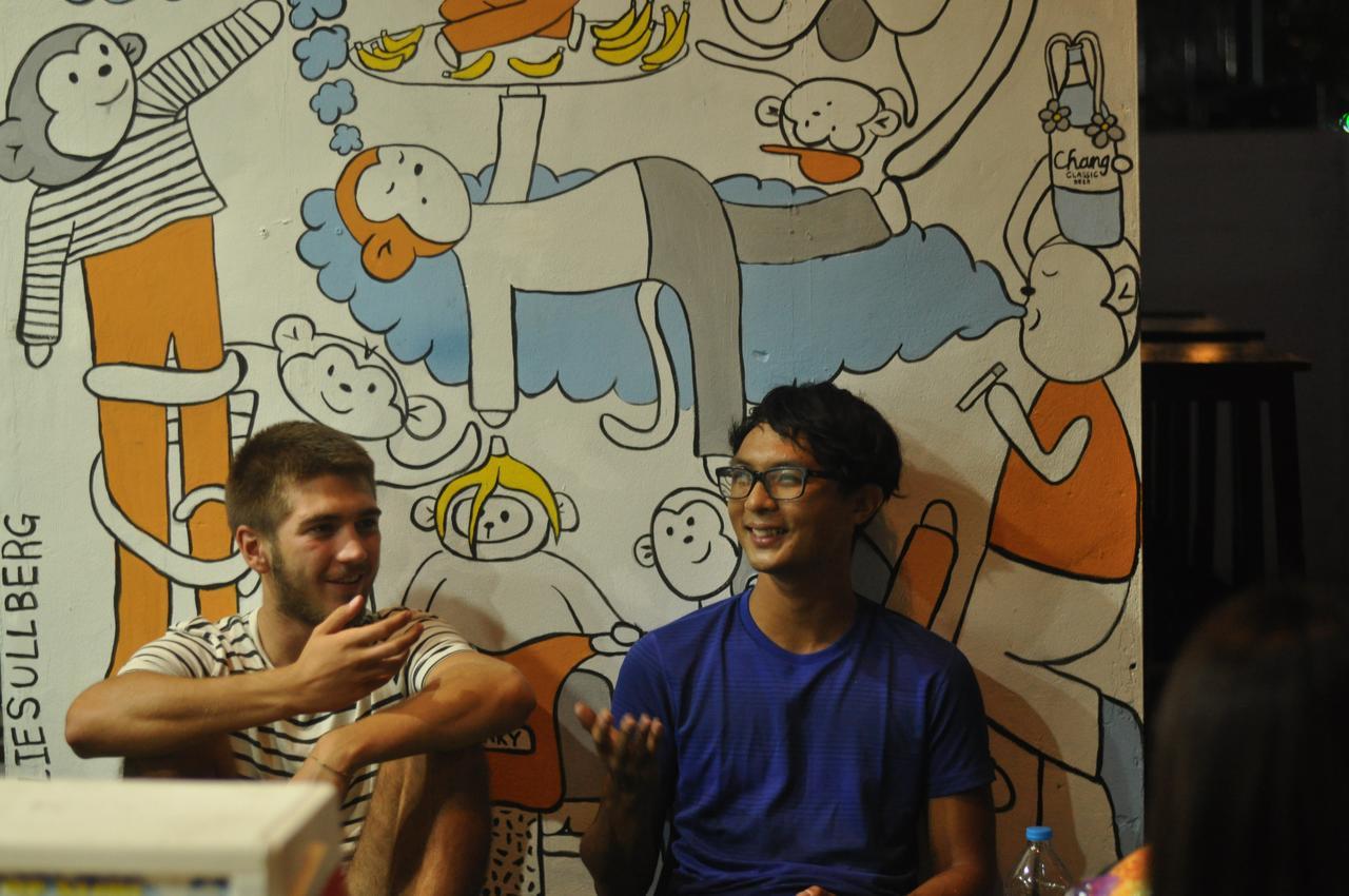 Monkeynap Hostel Банкок Екстериор снимка