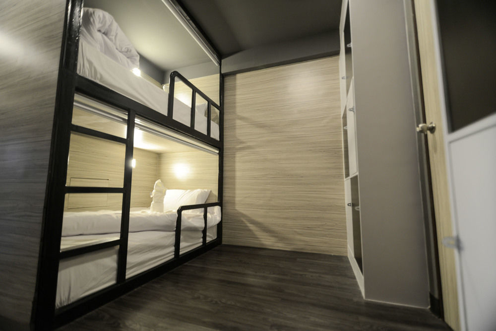 Monkeynap Hostel Банкок Екстериор снимка