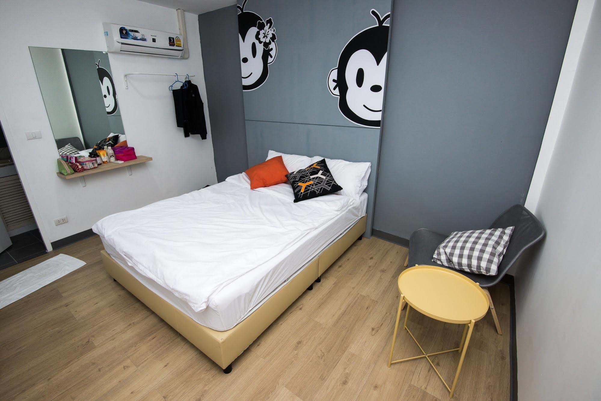 Monkeynap Hostel Банкок Екстериор снимка